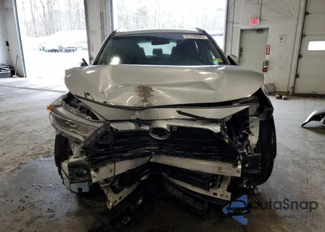 2021 Toyota Rav4 Xle z USA, uszkodzony, nr VIN 2T3RWRFV9MW110074